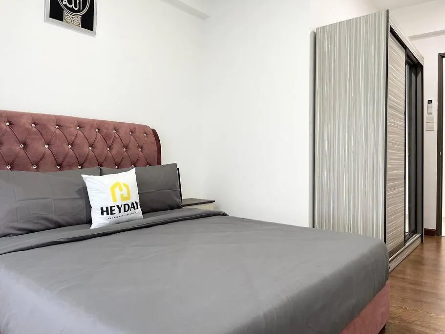 Modern Family Suite 4Bed3Bath Джохор-Бару 0*,